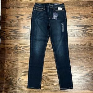 NWT! Gap High Rise True Skinny w/ 360 degree stretch - 30R